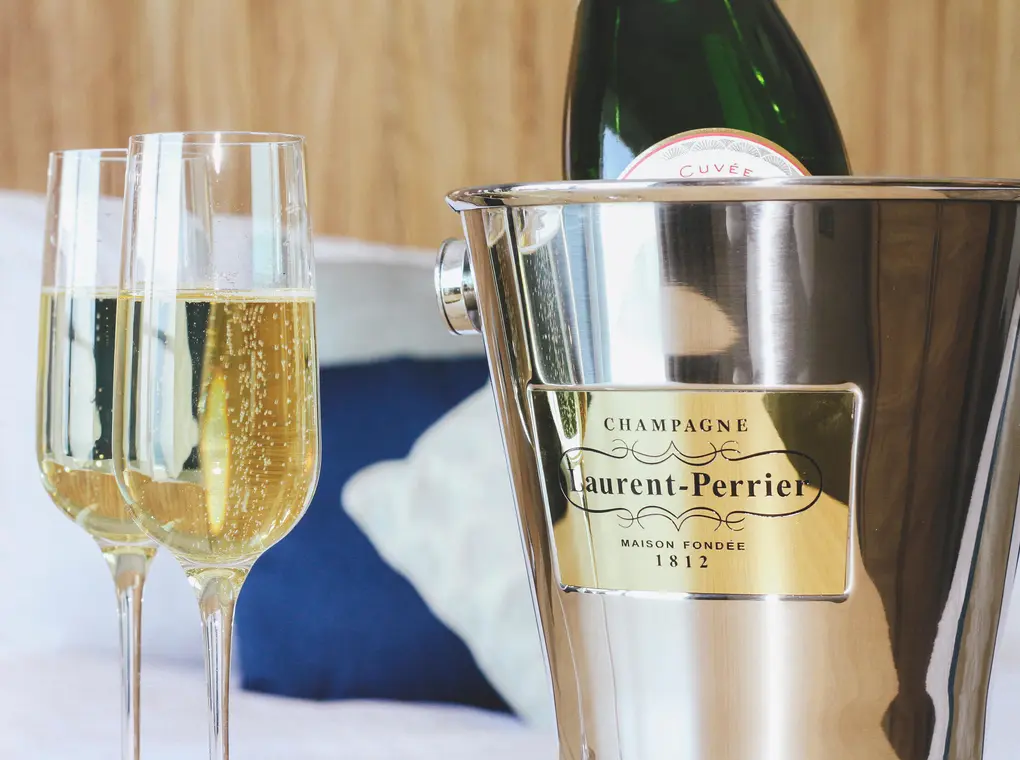 Champagne Room Extras FBH 9