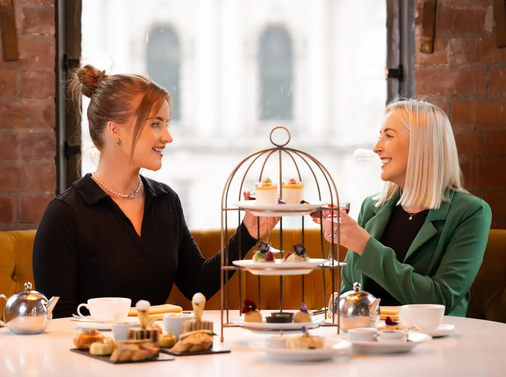 Parisien Aftn Tea DSC 5792 1