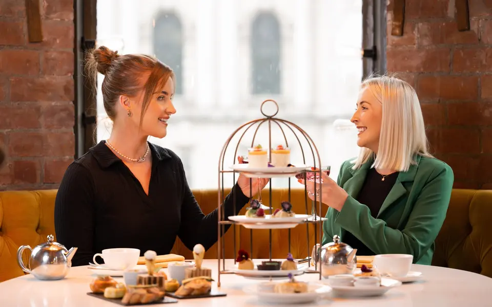 Parisien Aftn Tea DSC 5792 1