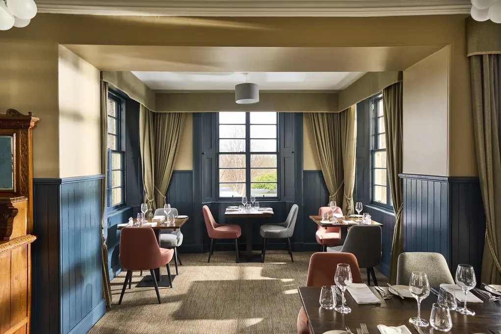 TON Varrich Restaurant windowseating