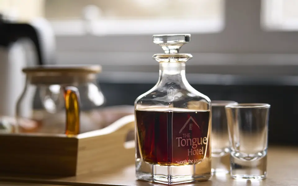 TON guestroom decanter