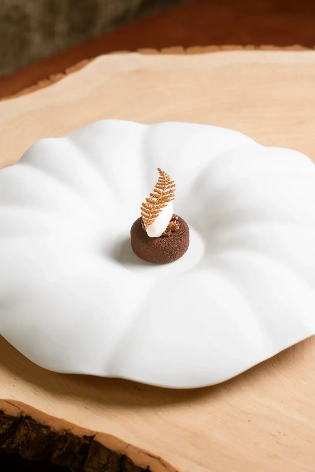 CHOCOLATE Nicolas Berger pistachio acleaf summer26 19 Large